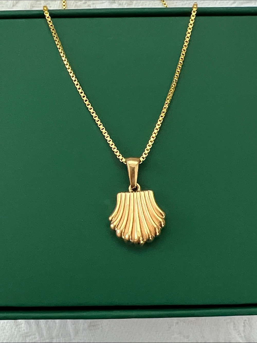 Gold Sea Shell Pendant Necklace